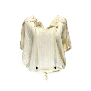 Mid-Century Miss Kalico Laced Off-White Knit Cropped Summer Top
